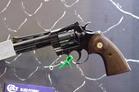 Colt Python, nuovi revolver con finitura brunita