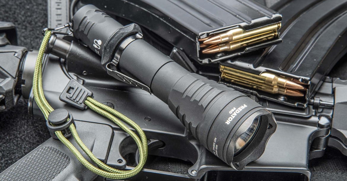 Flashlight shop with magnet