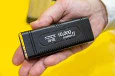 VIDEO: Nitecore TM10K 10.000 lumen flashlight