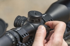 MIL: tactical scope with 1 click = 1/10 MIL turrets adjustments