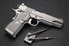 Cabot Guns Serenity MAX e Gentleman's Carry